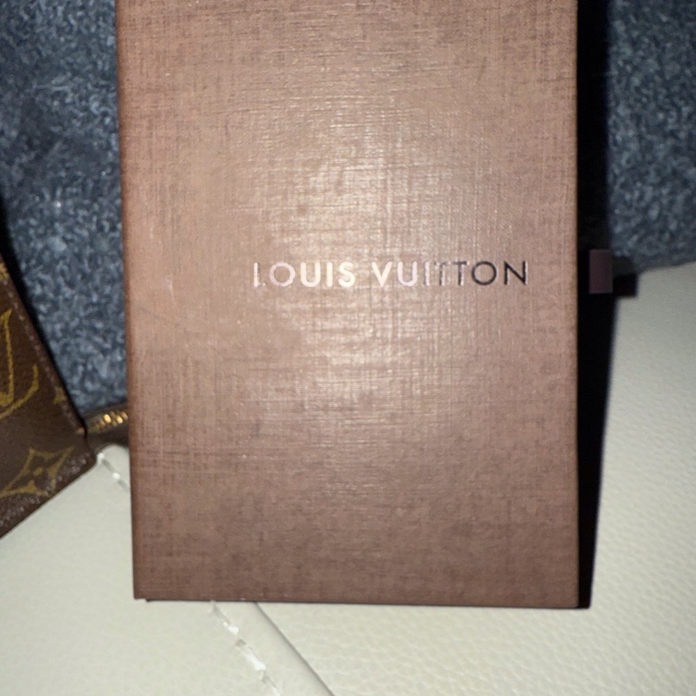 Louis Vuitton Brown and Tan Monogram six  Key Pouch - Picture 8 of 9